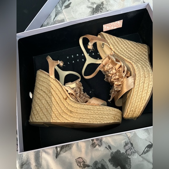 Vera Wang Lavender Paige Latte Pink Sayin Wedges size 7 - Picture 7 of 8